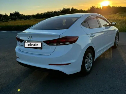 Hyundai Elantra 2017 года за 6 800 000 тг. в Костанай – фото 4