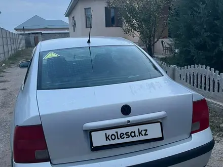 Volkswagen Passat 1997 года за 1 300 000 тг. в Тараз – фото 5
