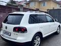 Volkswagen Touareg 2008 года за 4 500 000 тг. в Алматы – фото 4