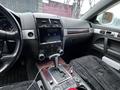 Volkswagen Touareg 2008 года за 4 500 000 тг. в Алматы – фото 12