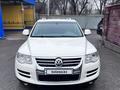 Volkswagen Touareg 2008 года за 4 500 000 тг. в Алматы – фото 2