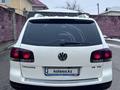 Volkswagen Touareg 2008 года за 4 500 000 тг. в Алматы – фото 5