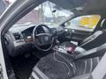 Volkswagen Touareg 2008 года за 4 500 000 тг. в Алматы – фото 8