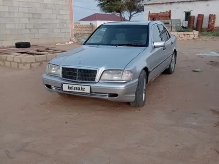 Mercedes-Benz C 180 1995 года за 1 500 000 тг. в Актау – фото 4