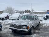 Mercedes-Benz E 230 1985 годаfor750 000 тг. в Талдыкорган