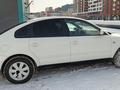 Volkswagen Passat 2002 годаfor2 400 000 тг. в Астана – фото 6