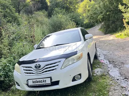 Toyota Camry 2010 года за 6 200 000 тг. в Алматы – фото 2