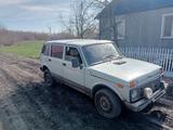 ВАЗ (Lada) Lada 2131 (5-ти дверный) 2001 годаүшін800 000 тг. в Петропавловск