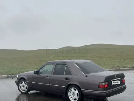 Mercedes-Benz E 200 1995 года за 1 600 000 тг. в Алматы – фото 2