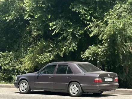Mercedes-Benz E 200 1995 года за 1 600 000 тг. в Алматы – фото 6