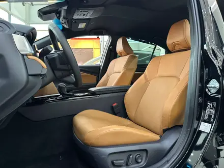 Toyota Camry Luxe 2026 года за 24 190 000 тг. в Кокшетау – фото 6