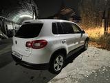 Volkswagen Tiguan 2009 года за 4 700 000 тг. в Шымкент – фото 2
