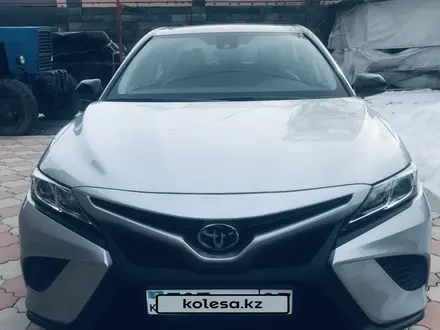 Toyota Camry 2020 года за 15 000 000 тг. в Алматы – фото 2