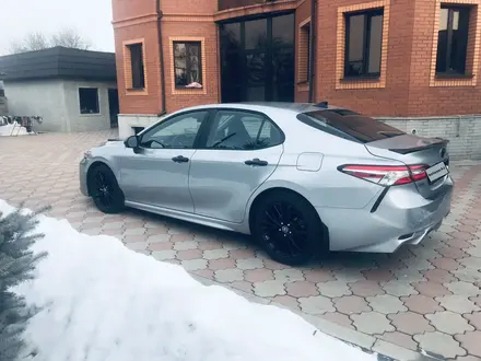 Toyota Camry 2020 года за 15 000 000 тг. в Алматы – фото 3