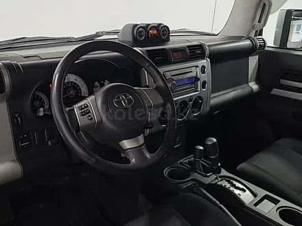 Toyota FJ Cruiser 2006 года за 13 020 000 тг. в Алматы – фото 12