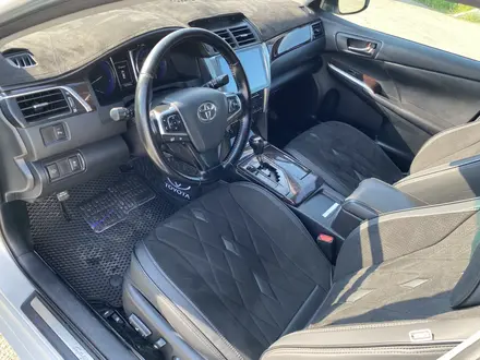 Toyota Camry 2015 года за 10 500 000 тг. в Уральск – фото 13