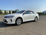 Toyota Camry 2015 года за 10 500 000 тг. в Уральск – фото 4