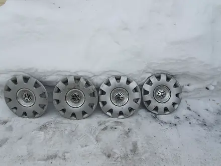 Колпаки оригинал на Фольксваген B5+ за 17 700 тг. в Петропавловск