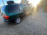 Volkswagen Sharan 1996 годаfor1 700 000 тг. в Актау – фото 2