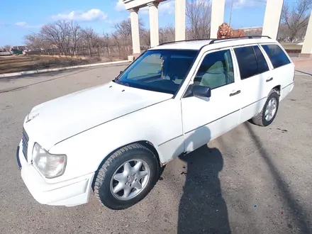 Mercedes-Benz E 220 1994 года за 1 650 000 тг. в Шу – фото 8