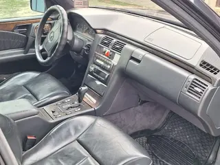 Mercedes-Benz E 280