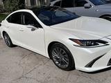 Lexus ES 350 2023 года за 31 000 000 тг. в Алматы – фото 3