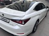 Lexus ES 350 2023 года за 31 000 000 тг. в Алматы – фото 4