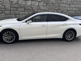 Lexus ES 350 2023 года за 31 000 000 тг. в Алматы – фото 5