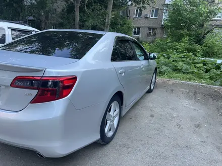 Toyota Camry 2014 года за 5 300 000 тг. в Актобе – фото 12