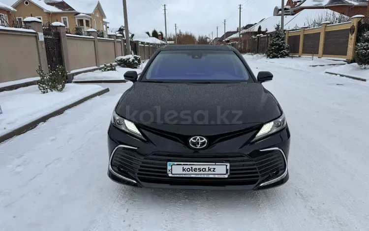 Toyota Camry 2023 годаүшін17 200 000 тг. в Актобе