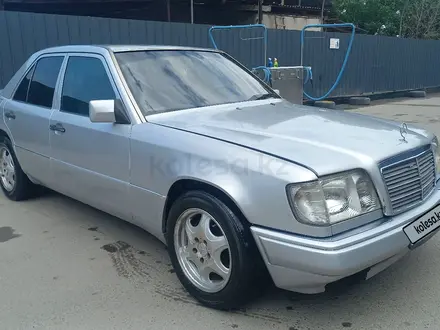 Mercedes-Benz E 280 1993 года за 1 800 000 тг. в Алматы – фото 3