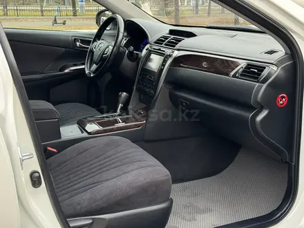 Toyota Camry 2015 года за 10 700 000 тг. в Астана – фото 28