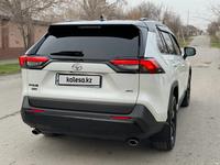 Toyota RAV4 2021 года за 17 000 000 тг. в Шымкент