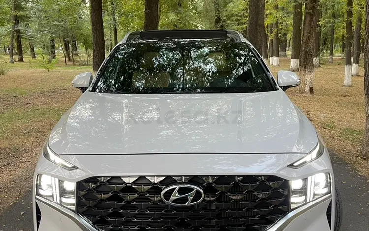 Hyundai Santa Fe 2021 года за 20 000 000 тг. в Алматы