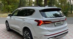 Hyundai Santa Fe 2021 года за 19 000 000 тг. в Алматы – фото 4