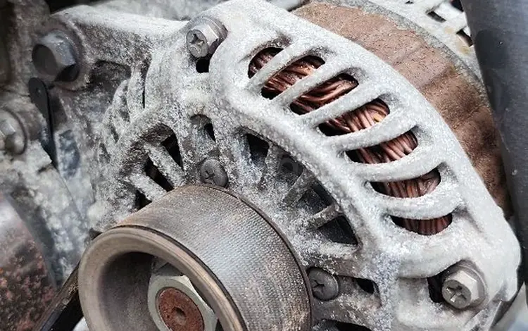 Генератор на Nissan juke за 727 тг. в Алматы