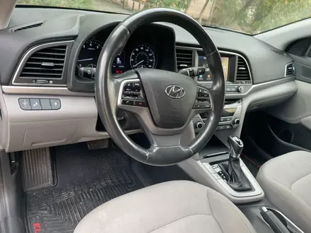 Hyundai Elantra 2018 года за 5 500 000 тг. в Атырау – фото 6
