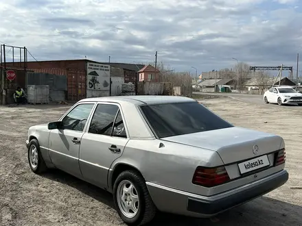 Mercedes-Benz E 230 1991 года за 1 200 000 тг. в Астана – фото 4