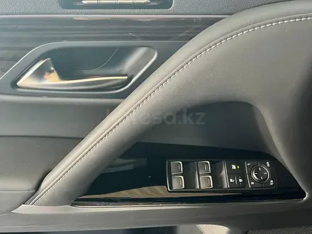 Lexus LX 600 2023 года за 75 000 000 тг. в Алматы – фото 16