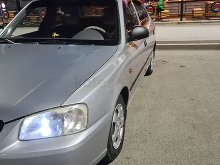 Hyundai Accent 2003 года за 1 900 000 тг. в Атырау – фото 3