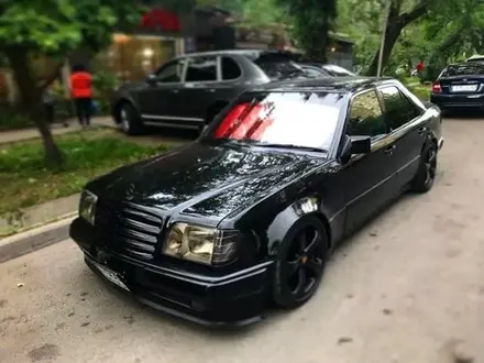 Комплект обвеса Волчок w124 е500 Mercedes Benz за 330 000 тг. в Алматы – фото 20