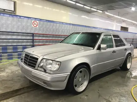 Комплект обвеса Волчок w124 е500 Mercedes Benz за 330 000 тг. в Алматы – фото 45