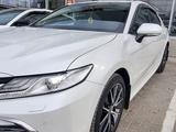 Toyota Camry 2021 года за 20 500 000 тг. в Кызылорда – фото 3