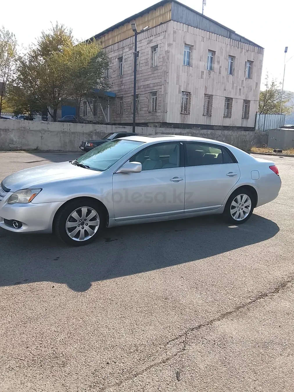 Toyota Avalon, 2005