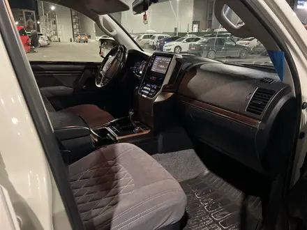 Toyota Land Cruiser 2017 года за 27 800 000 тг. в Астана – фото 2