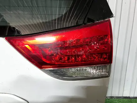 Задний стоп, фонарь в багажнике левая-правая на Toyota Sienna за 45 000 тг. в Алматы – фото 2