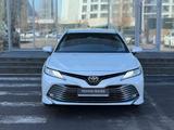 Toyota Camry Luxe 2019 года за 14 100 000 тг. в Астана – фото 5