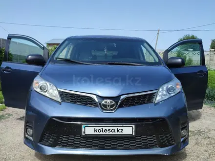 Toyota Sienna 2015 года за 14 300 000 тг. в Тараз