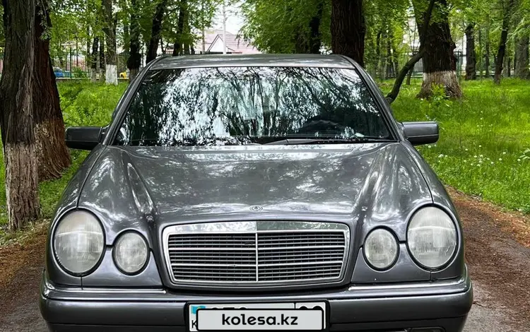 Mercedes-Benz E 230 1996 годаүшін1 900 000 тг. в Тараз