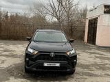 Toyota RAV4 2021 года за 17 000 000 тг. в Актобе